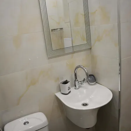 Beachside 2br Gem Lazur Lejlighed *
